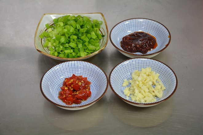  Steps of spicy tofu with appetizer and rice in 5 minutes