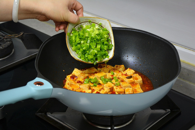 Steps of spicy tofu with appetizer and rice in 5 minutes